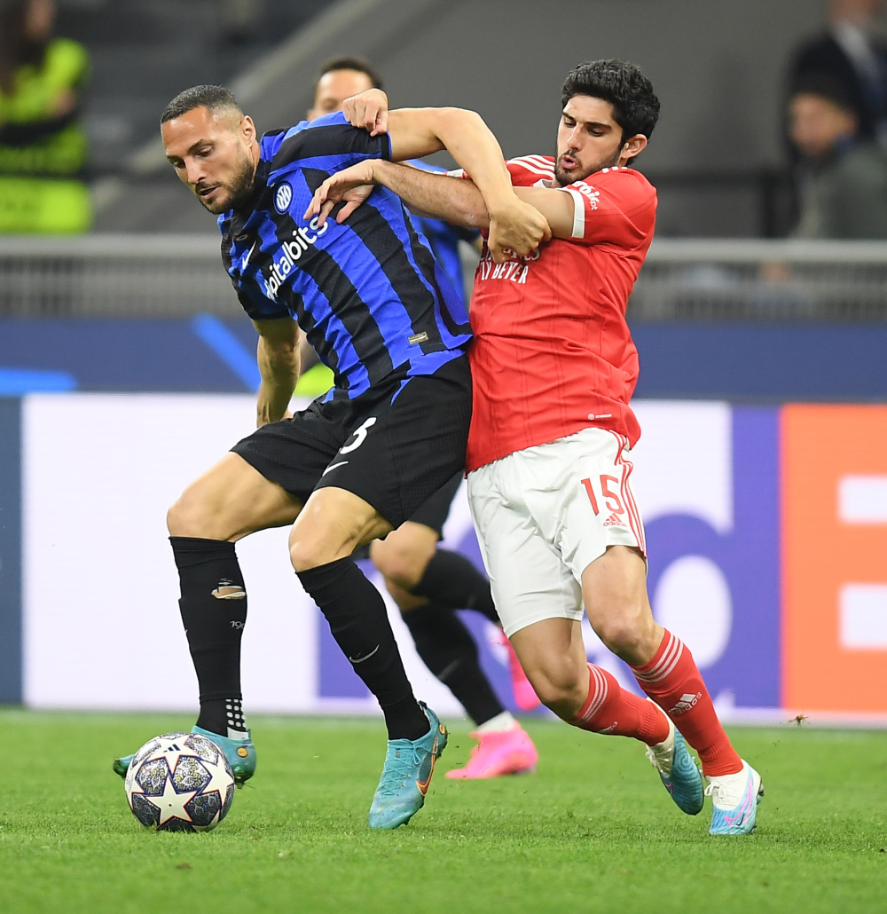 齐达内：小球员要先感受到足球的乐趣，再考虑职业发展问题（齐达内：先让孩子爱上足球，再谈职业道路）