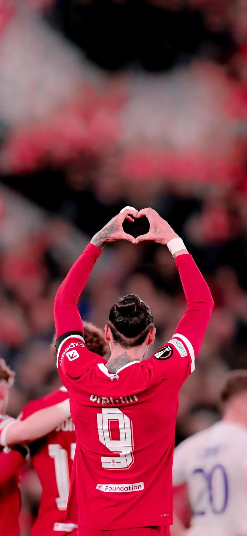 NBA球员数据统计：得分、篮板、助攻排行（NBA球员数据分析：得分、篮板与助攻榜单）