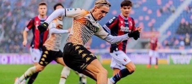 德泽尔比：很高兴能暂登榜首，霍伊别尔能在对阵纽卡中出场（德泽尔比：暂居榜首令人欣喜，霍伊别尔可出战纽卡）