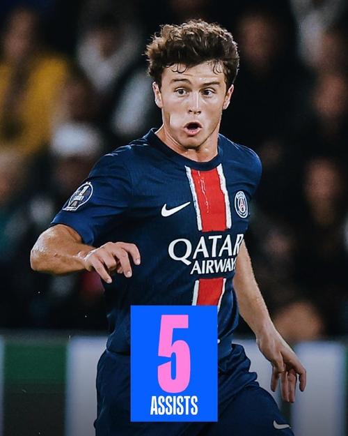 西甲榜首之争再次白热化（西甲榜首争夺再度升温）