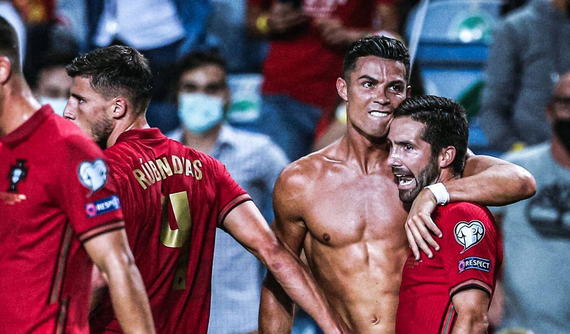 卡尔：我一直在提高右脚技术，能在17岁欧冠进球意义重大