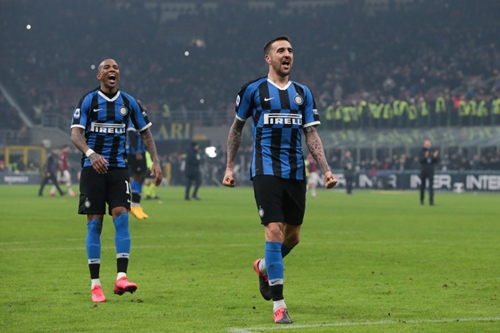 友谊赛米兰2-3维尔图斯恩泰拉，普利希奇、博尔萨尼破门