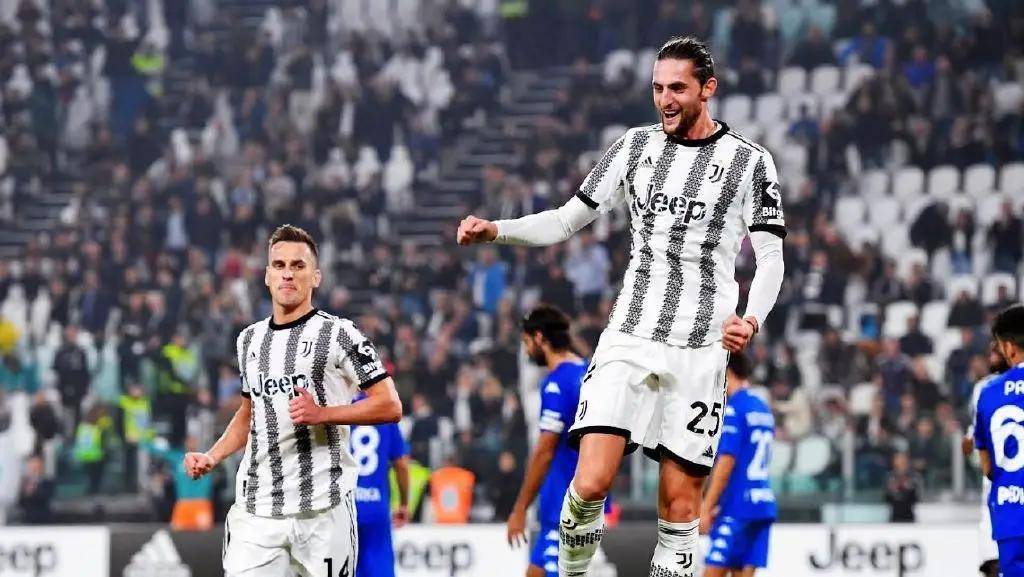 从埃夫勒街区到足球界巅峰：记登贝莱和乌帕梅卡诺的友谊（埃夫勒到足坛之巅：登贝莱与乌帕梅卡诺的同路传奇）