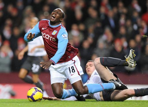 北京国安队获足协杯赛冠军，贺信来了！（北京国安捧起足协杯冠军，贺信送达！）