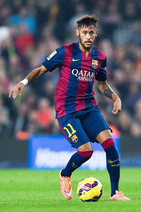 赖因德斯：我和德布劳内特点不一样，后插上射门是我最大优势（赖因德斯：与德布劳内风格不同，后排插上破门是我的强项）